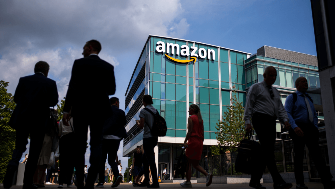 
        Amazon va investir 15 mds d’€ en France et créer 7 000 emplois dans 4 communes : Illiers-Combray, Beauvais, Colombier-Saugnieu et Ensisheim
    