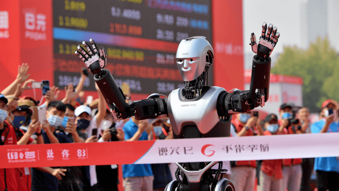
        Running : un robot humanoïde brise le record du monde sur semi-marathon
    