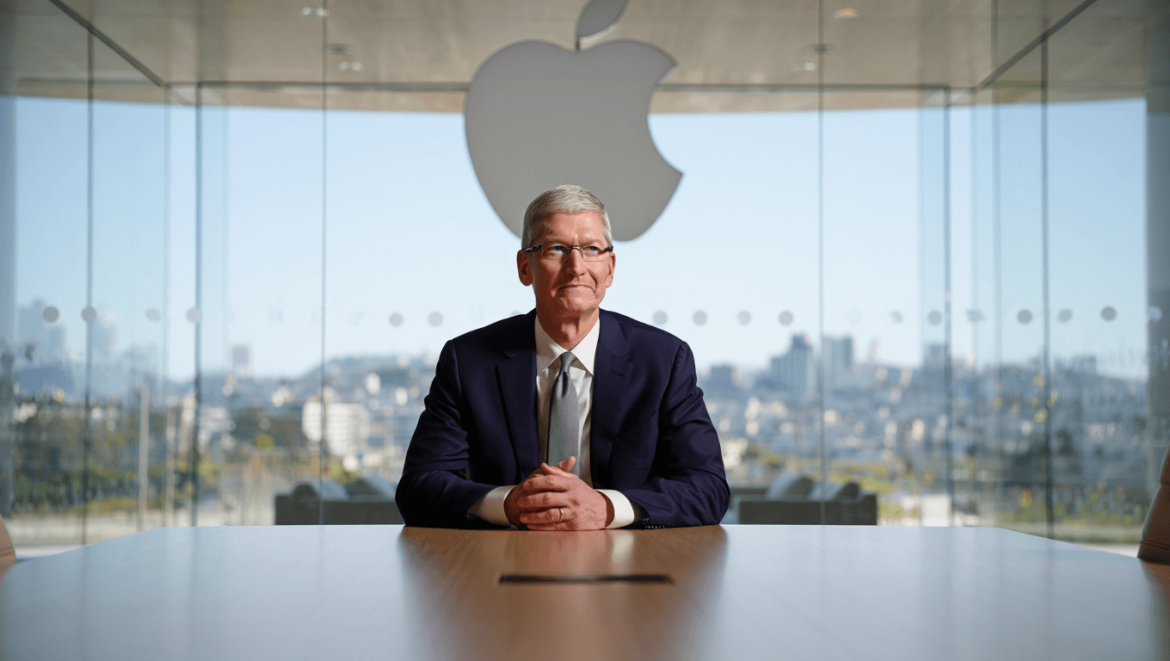 
        Quinze ans, 3 650 milliards gagnés : Tim Cook quitte Apple en légende
    