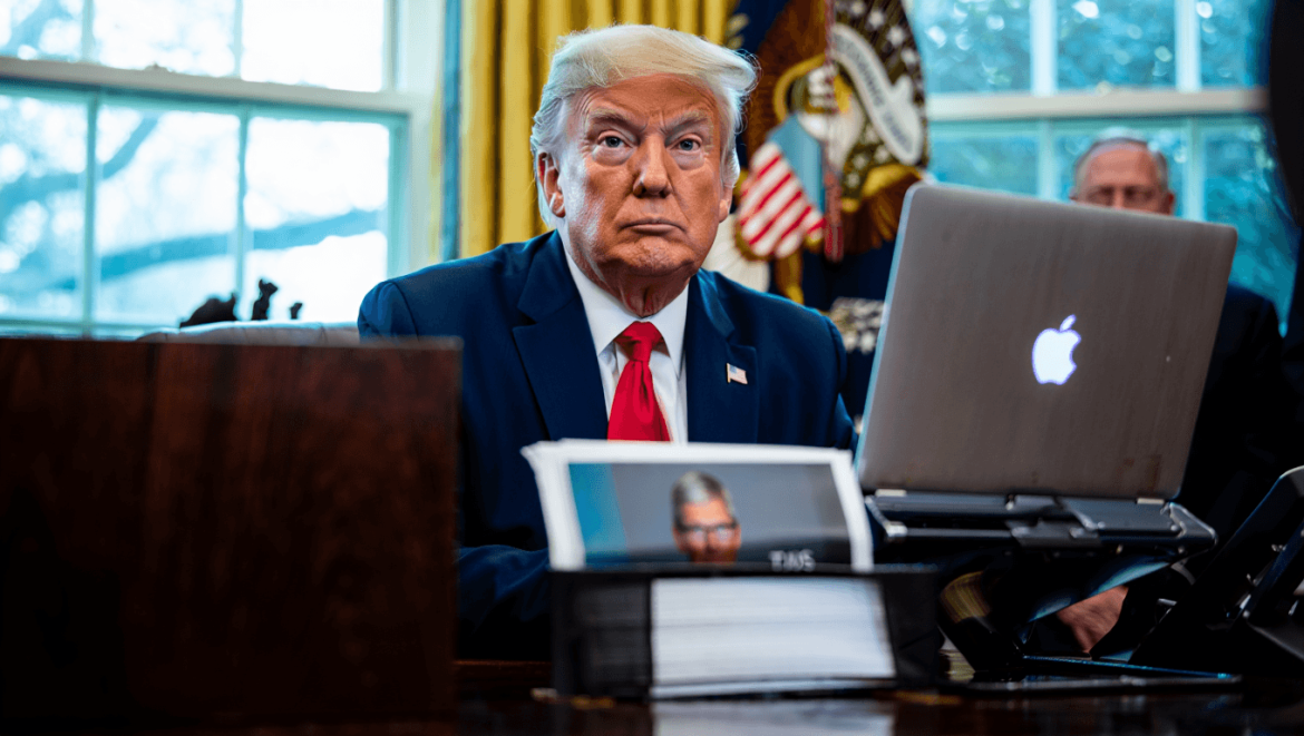 
        “Le patron d’Apple m’appelle pour me lécher le c** : le message lunaire de Donald Trump pour rendre hommage à Tim Cook
    