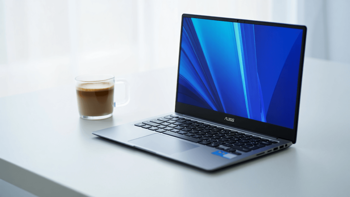 
        Asus présente son nouveau Zenbook 14, son ultra-portable premium qui veut tout faire
    