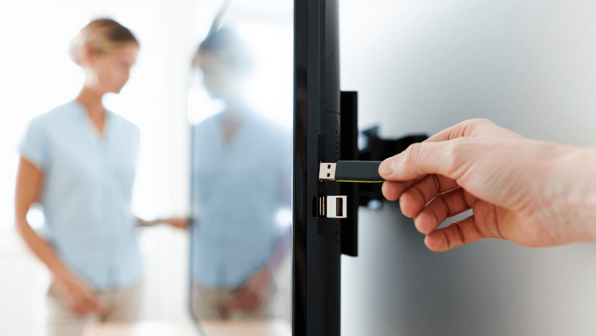 
        Non, le port USB de la télé n’est pas inutile : voici 4 façons de s’en servir plus intelligemment
    