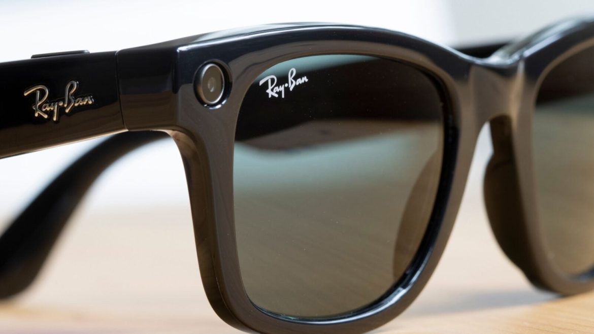 
        Meta présenterait bientôt des lunettes connectées radicalement différentes pour mettre fin aux polémiques
    