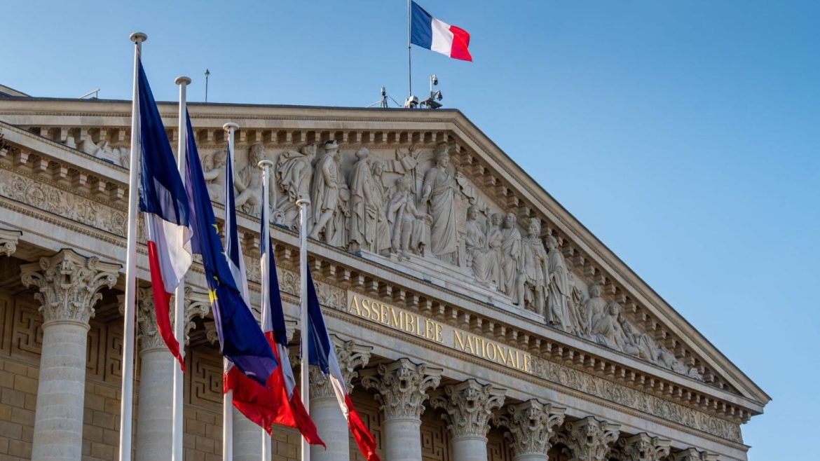 
        De 890 millions à 4 milliards d’euros de “taxe GAFAM” pour les géants du web : la mesure vient d’être adoptée par la commission des finances de l’Assemblée nationale
    